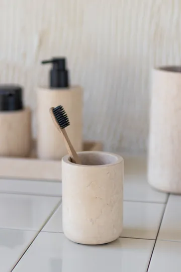 Uchwyt na szczoteczkę do zebów Marble 10 cm - Sand - Mette Ditmer