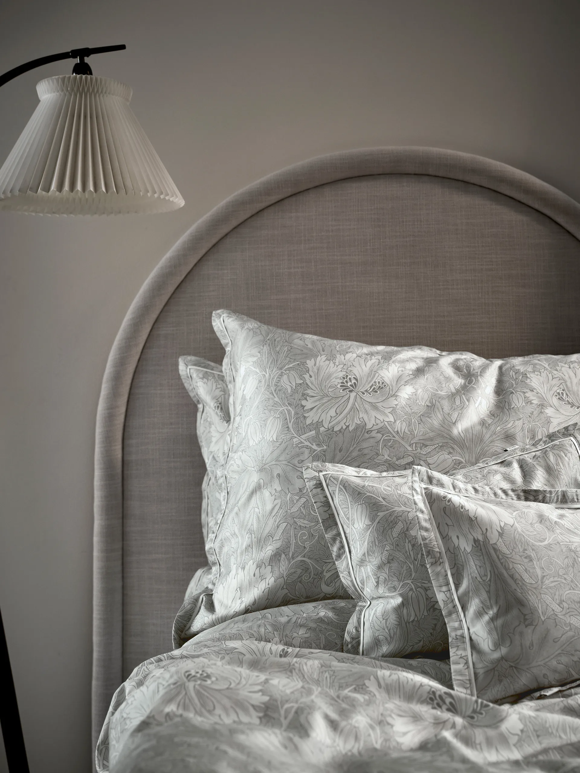 Honeysuckle poszewka na poduszkę , szary, 50x60 cm Mille Notti