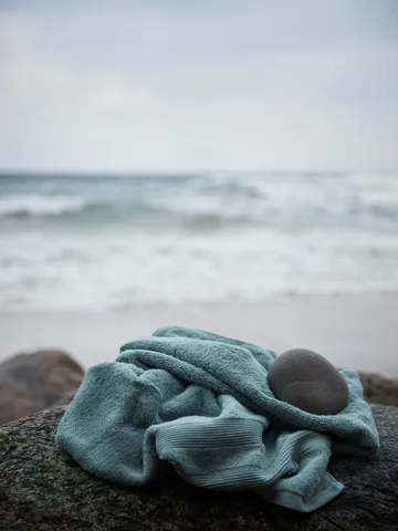 Ręcznik Fontana ECO - Szaryzielony, 70x140 cm - Mille Notti