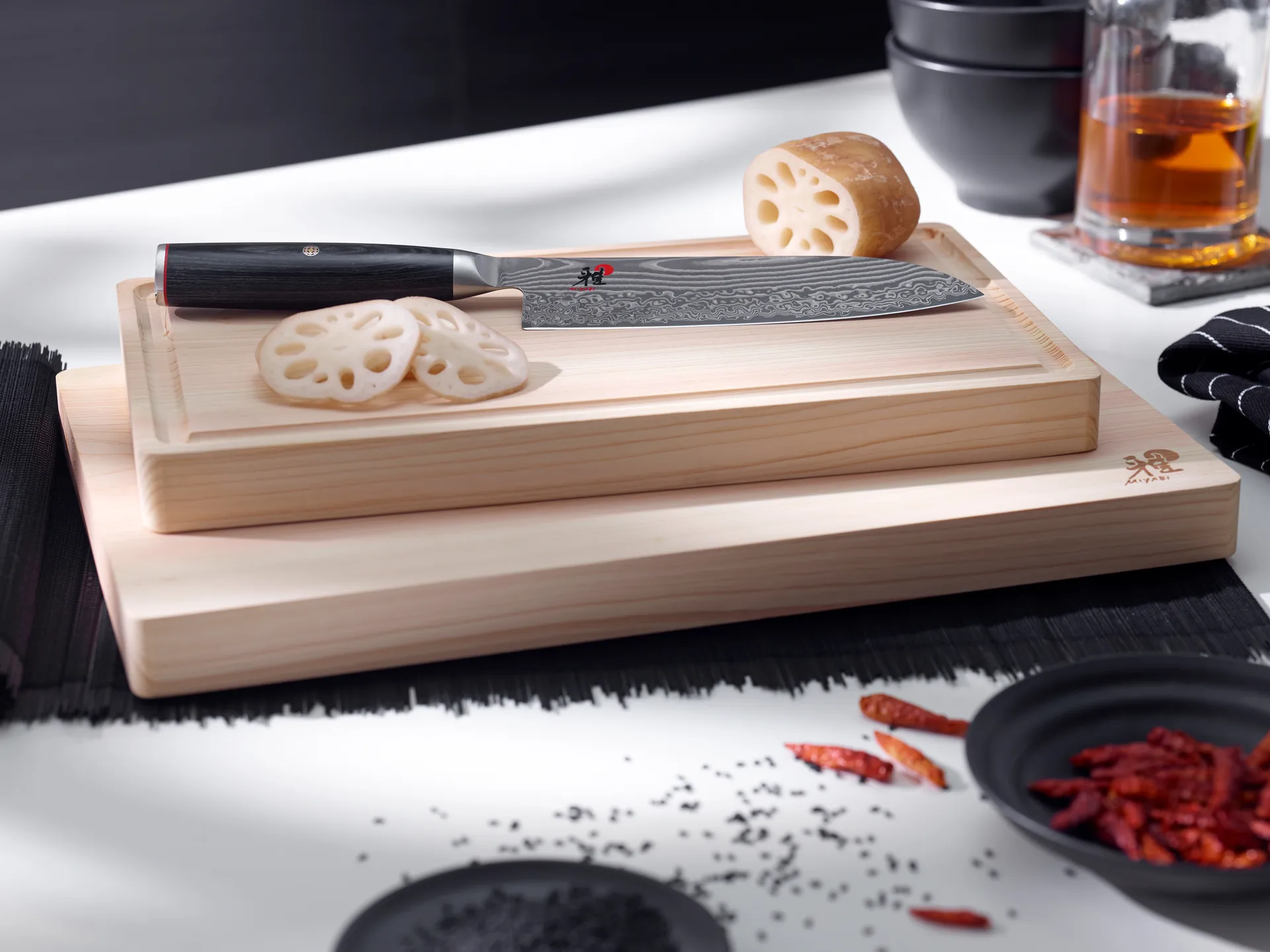 Nóż Gyutoh   24 cm, Raw 5000FCD, Damaskus-czarny Miyabi