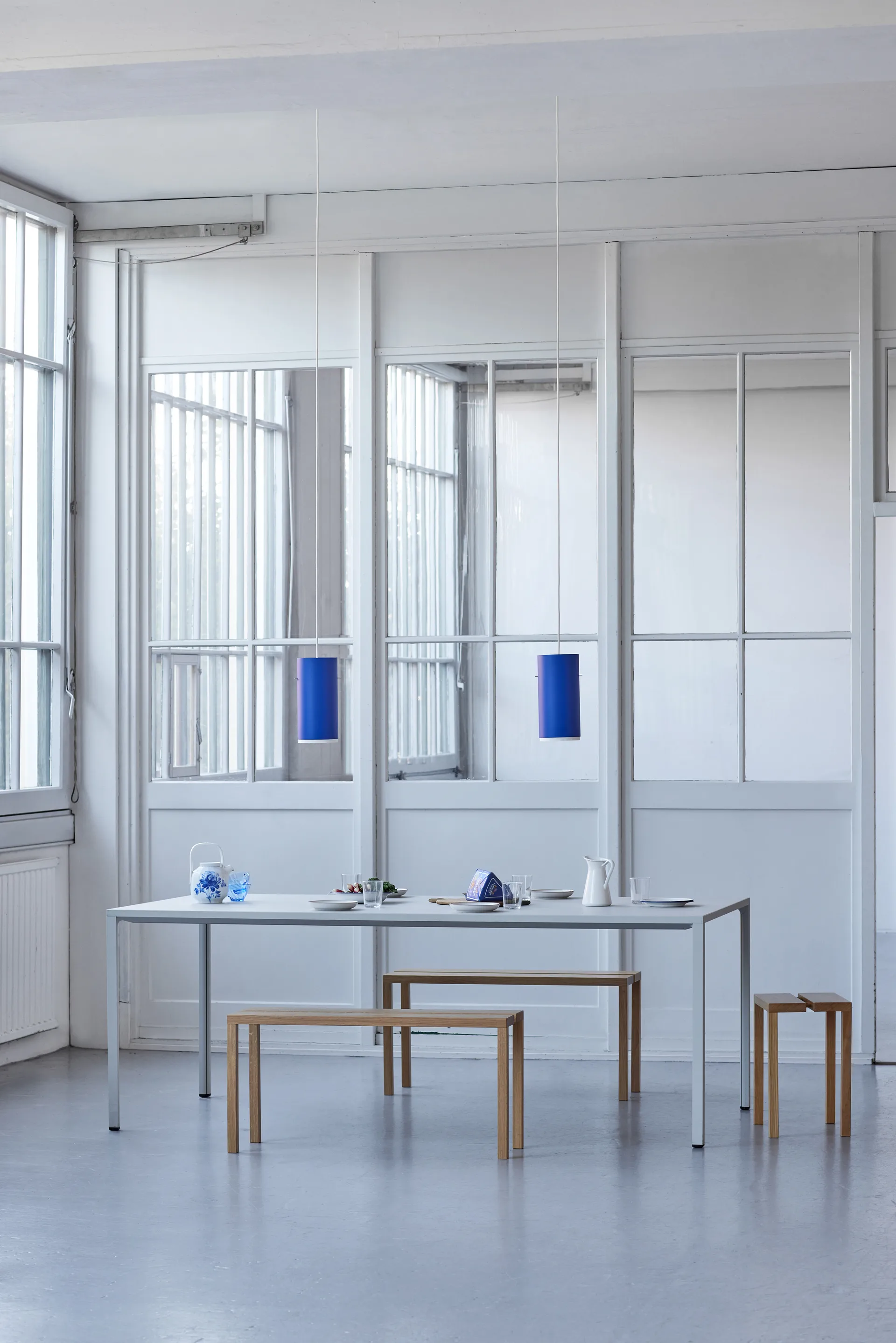 Moebe Tube lampa wisząca large Ø14 cm, Deep blue MOEBE