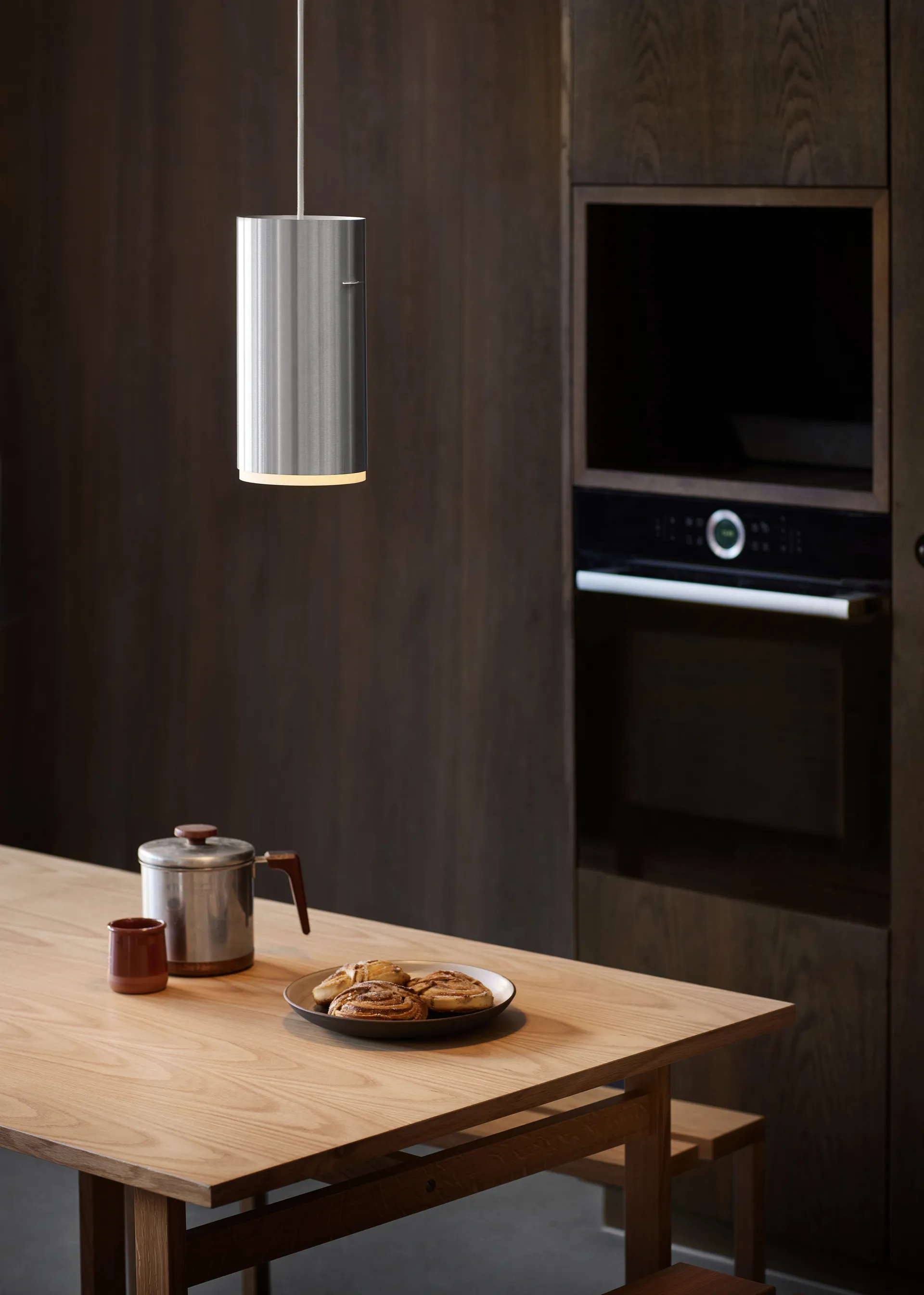 Moebe Tube lampa wisząca large Ø14 cm, Szczotkowane aluminium MOEBE