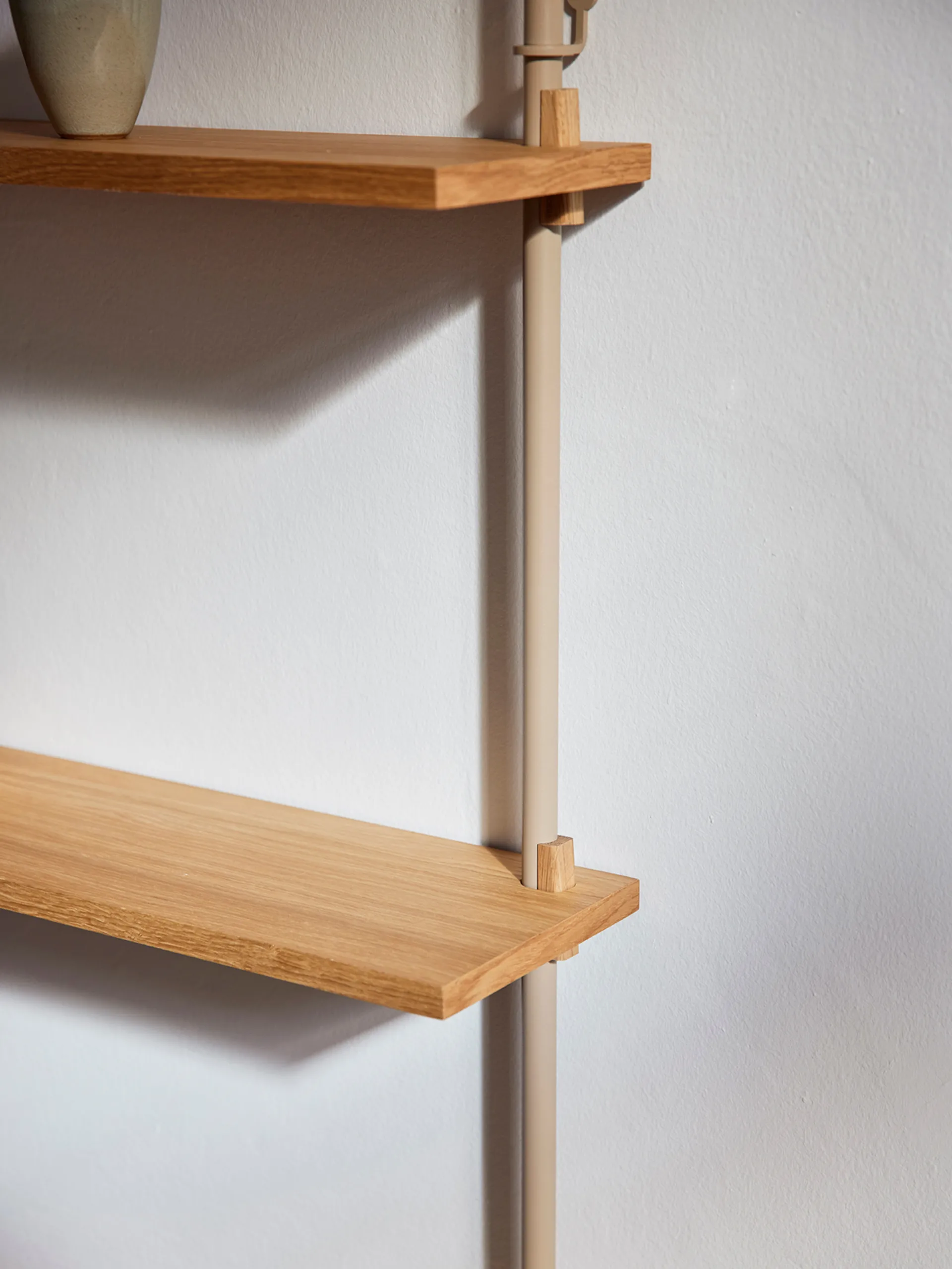 Półka ścienna Wall Shelving, Dąb wędzony-warm grey, 92×65×17,5 cm, WS.65.1 MOEBE