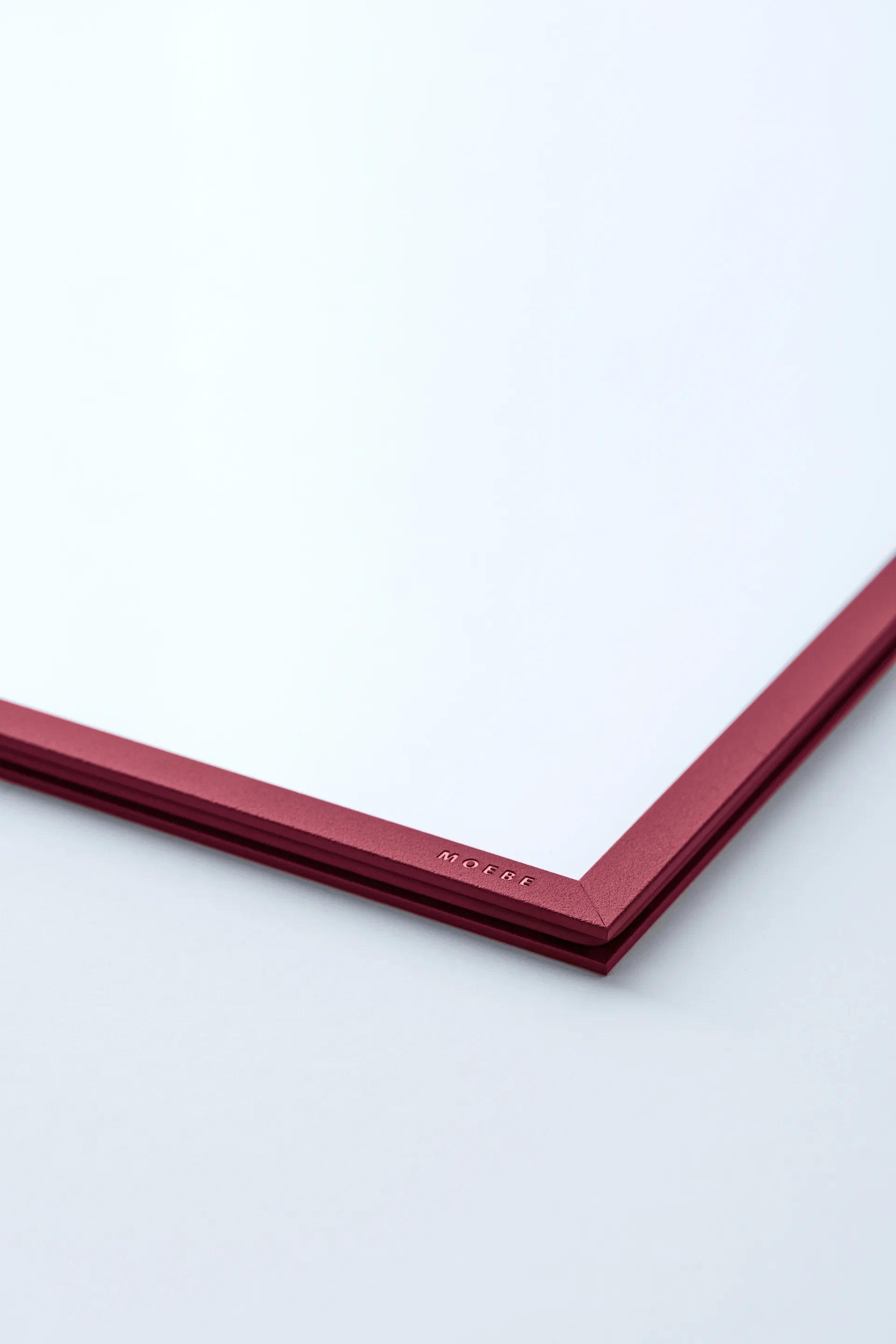 Ramka Moebe A5 16,5x22,7 cm, Transparent, Red MOEBE
