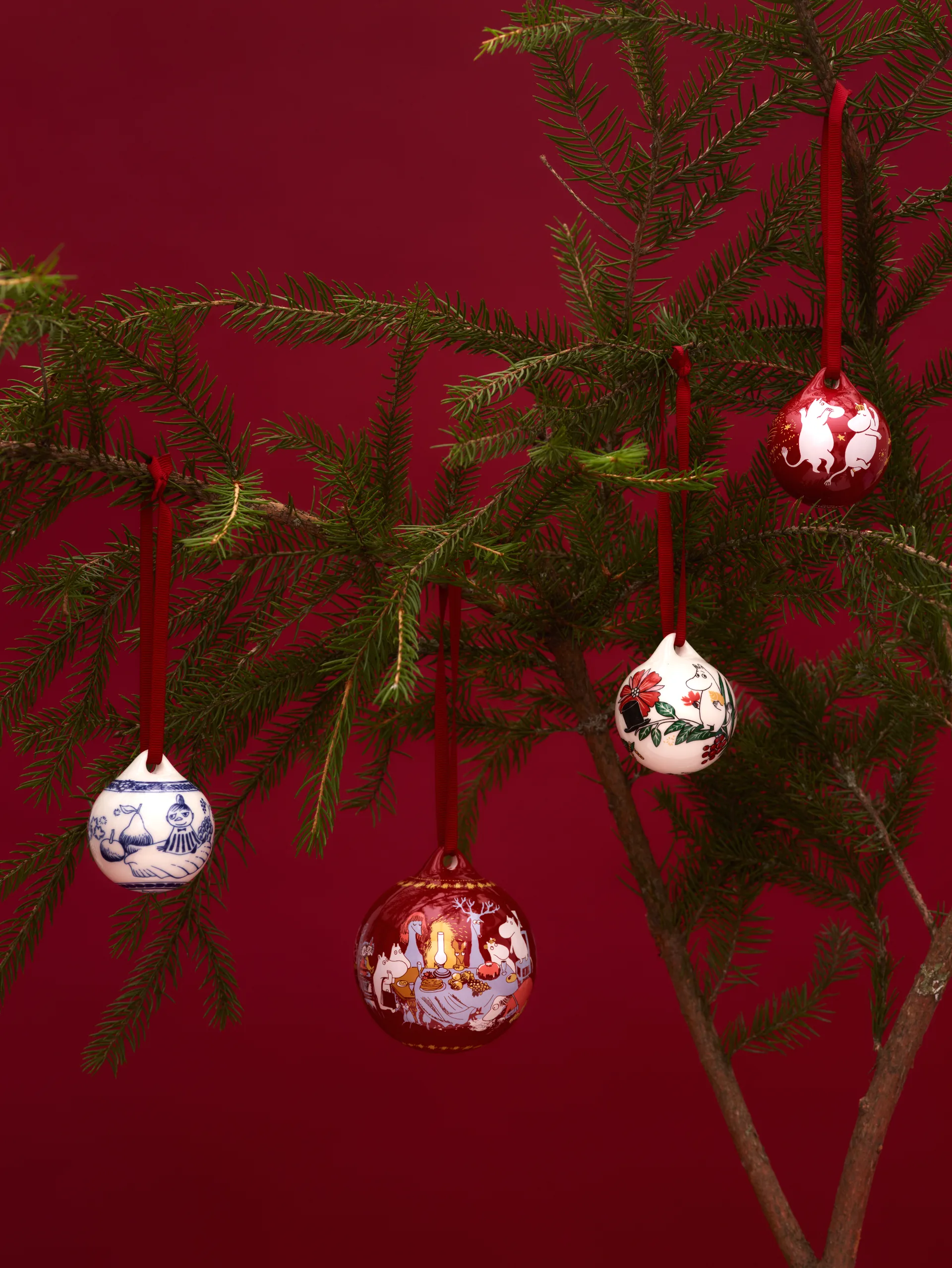 Bombka roczna Muminki Ø8 cm, 2025, Uroczyste chwile Moomin Arabia