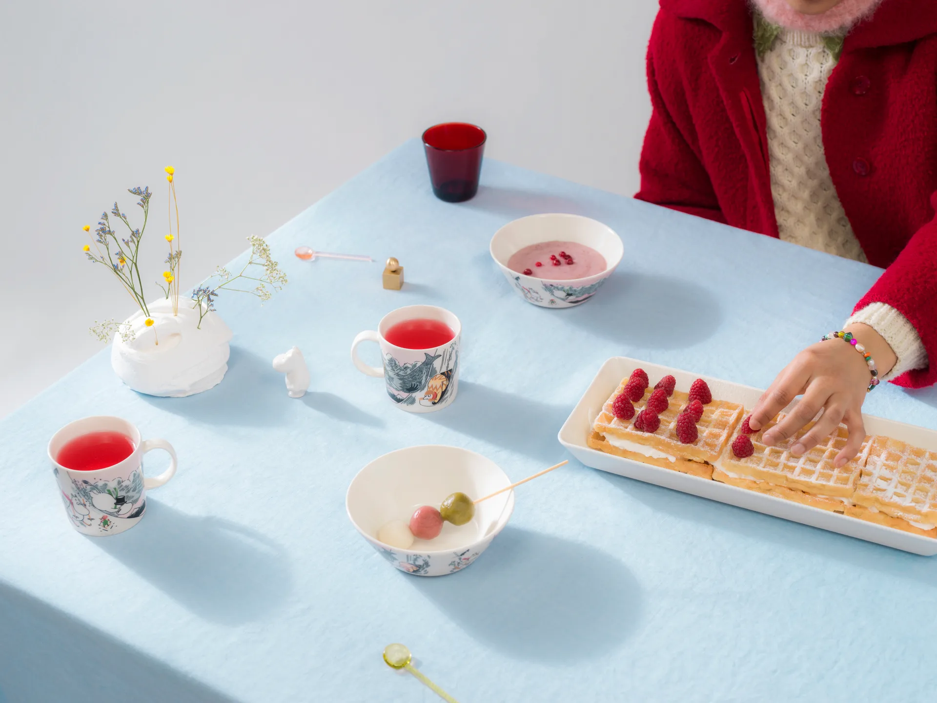 Kubek Muminki Sliding 2023, 30 cl Moomin Arabia