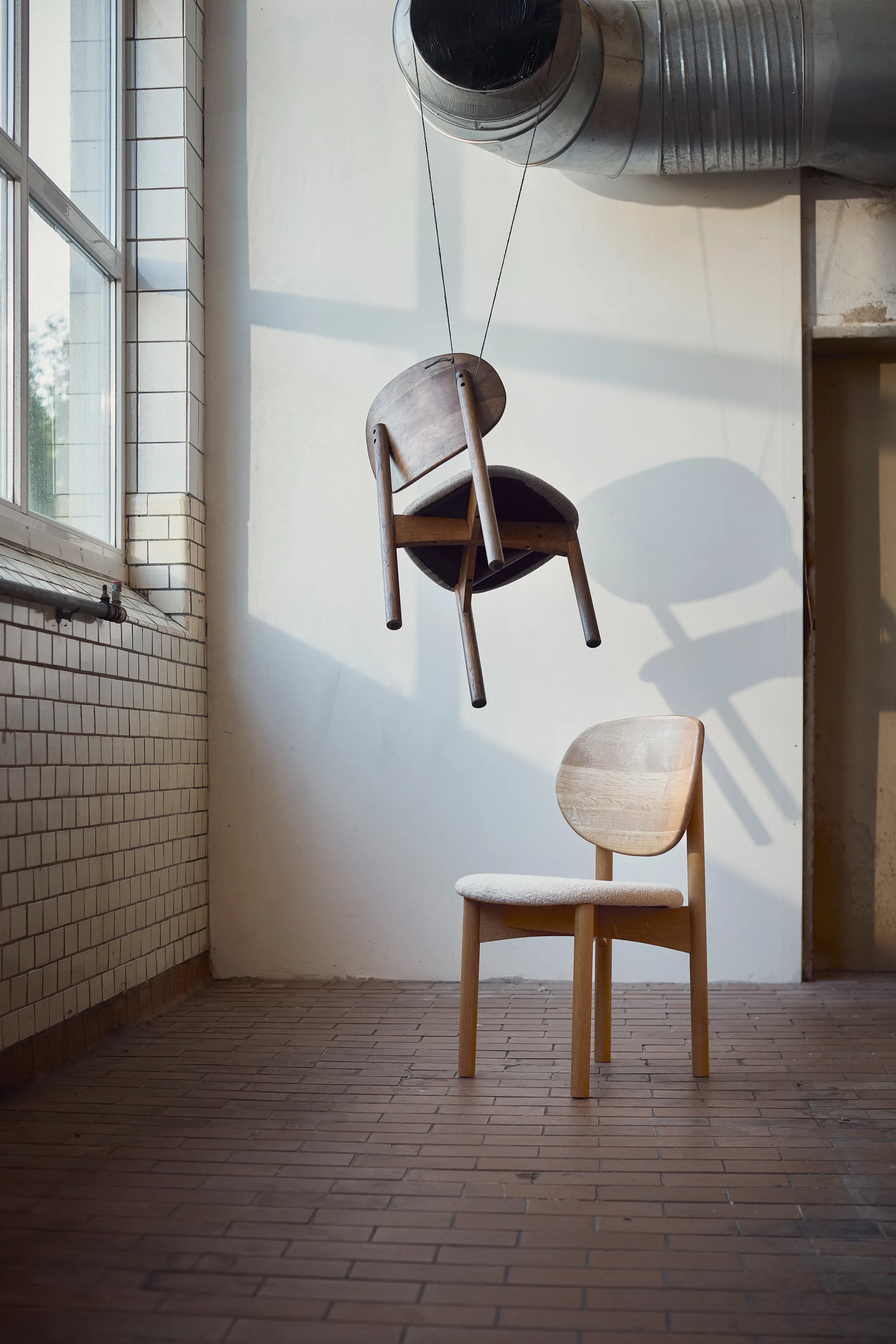 Krzesło Oka, Dąb olejowany ciemny, grey MUUBS