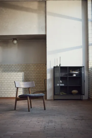 Tetra lounge chair - Tkanina w kolorze granitu–dąb olejowany ciemny - MUUBS