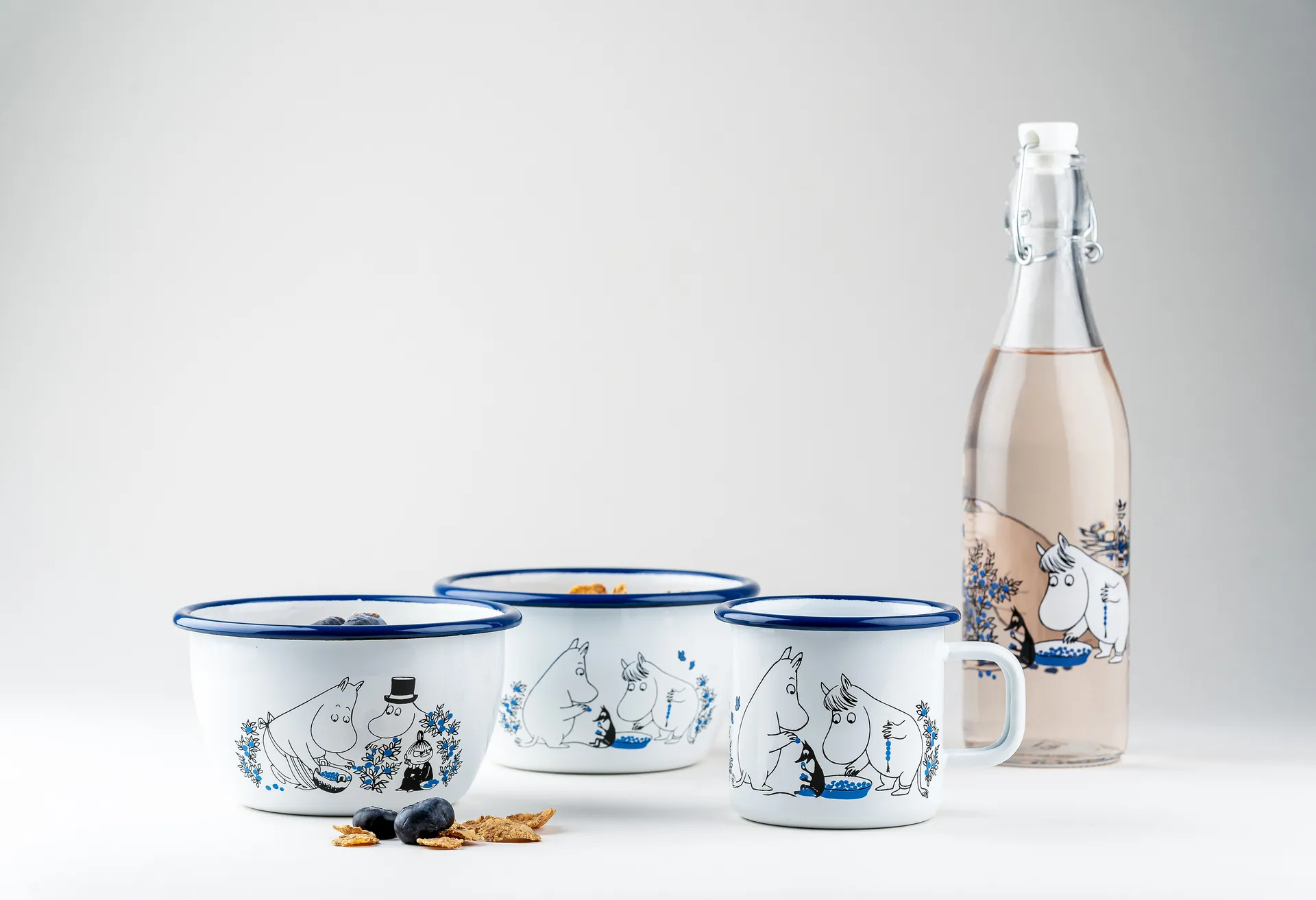 Blueberries kubek emaliowany 370 ml, Biały Muurla