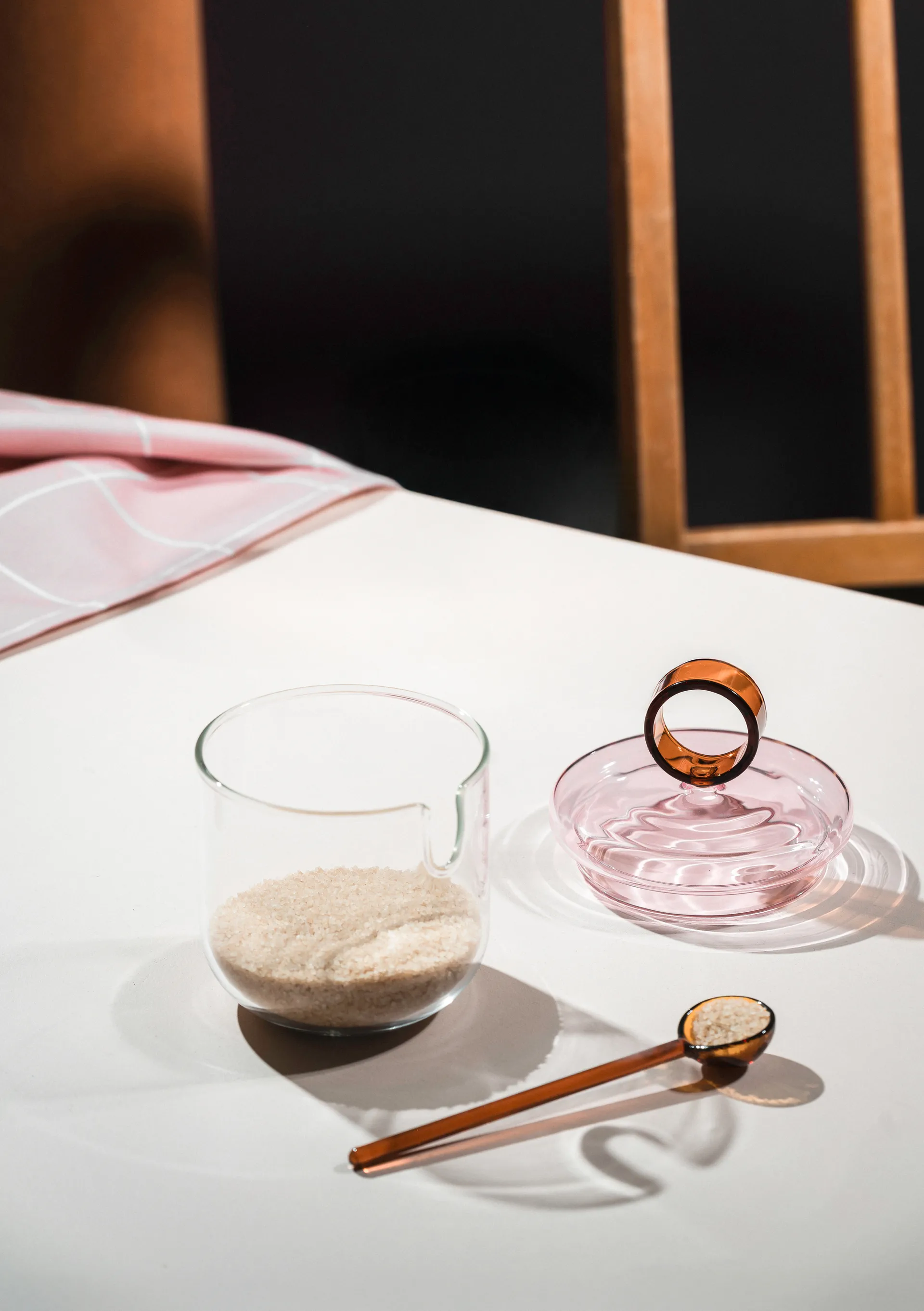 Cukiernica z łyżeczką Loop, Ø14 cm, Klar-pink-amber Muurla