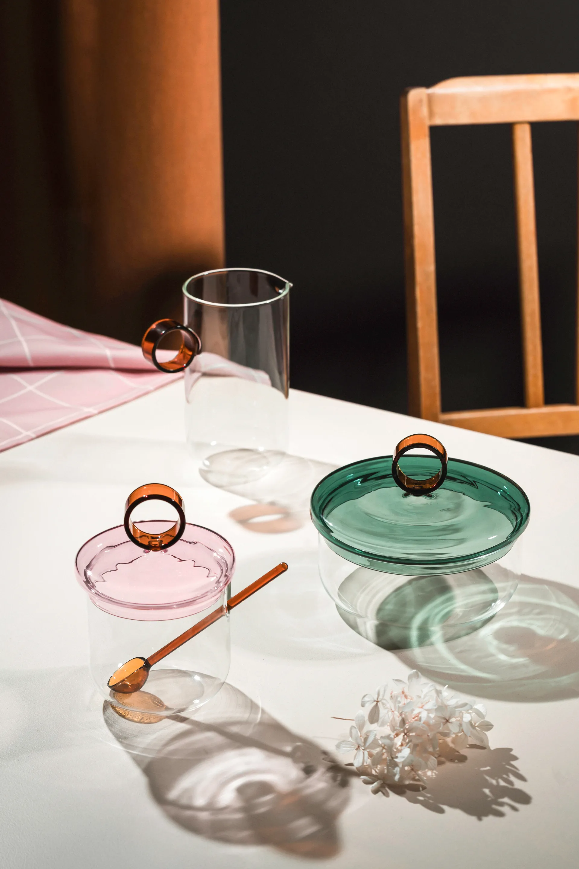 Cukiernica z łyżeczką Loop, Ø14 cm, Klar-pink-amber Muurla