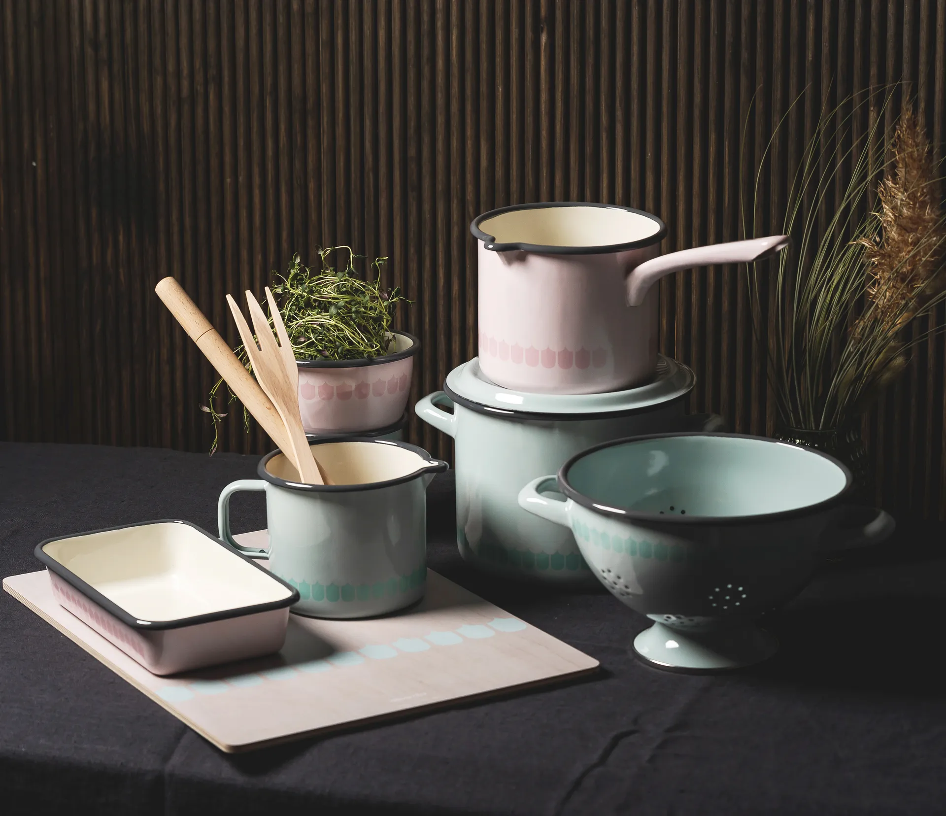 Forma emaliowana Vappu, Różowy Muurla