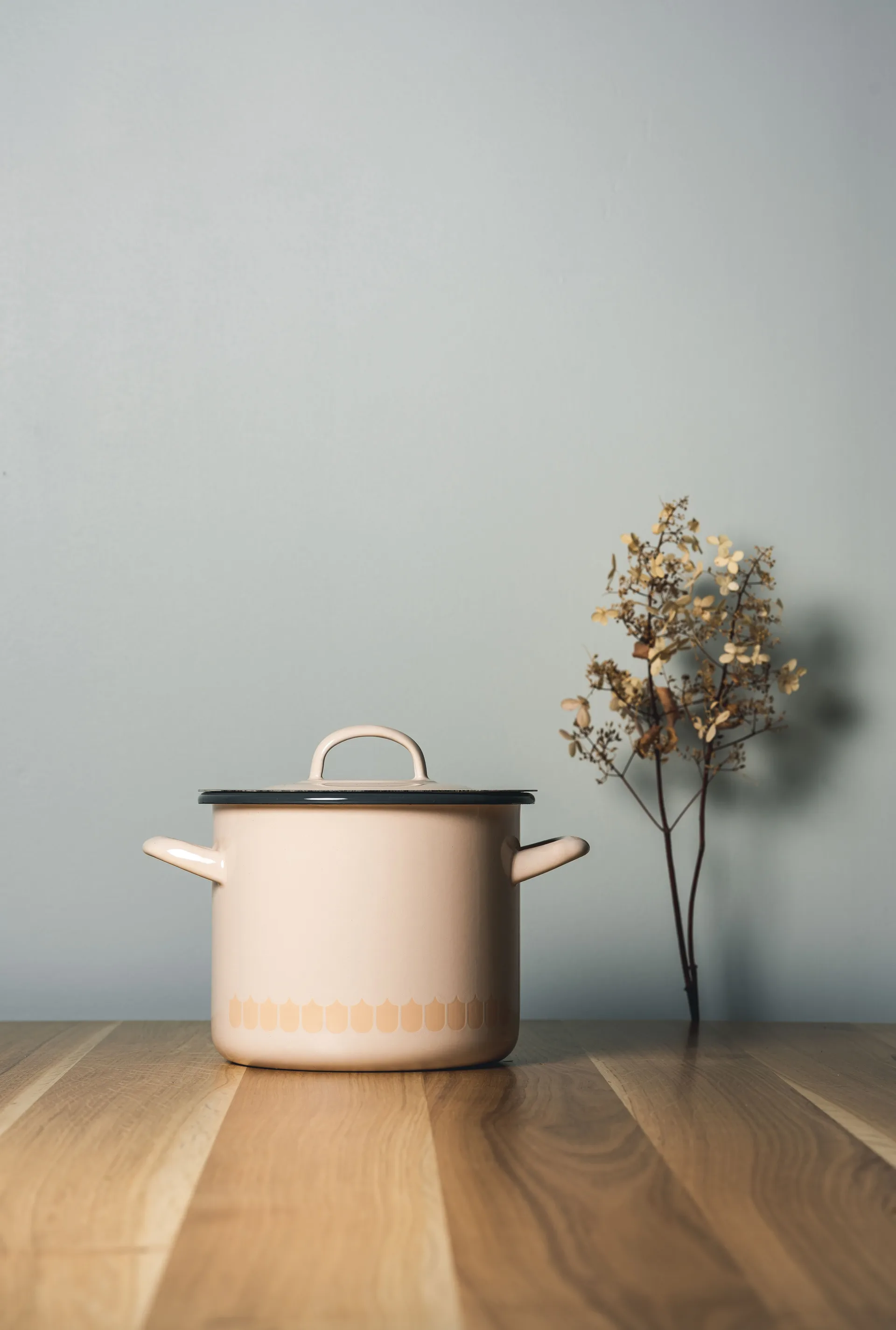 Garnek emaliowany Vappu 2,5 L, Beżowy Muurla