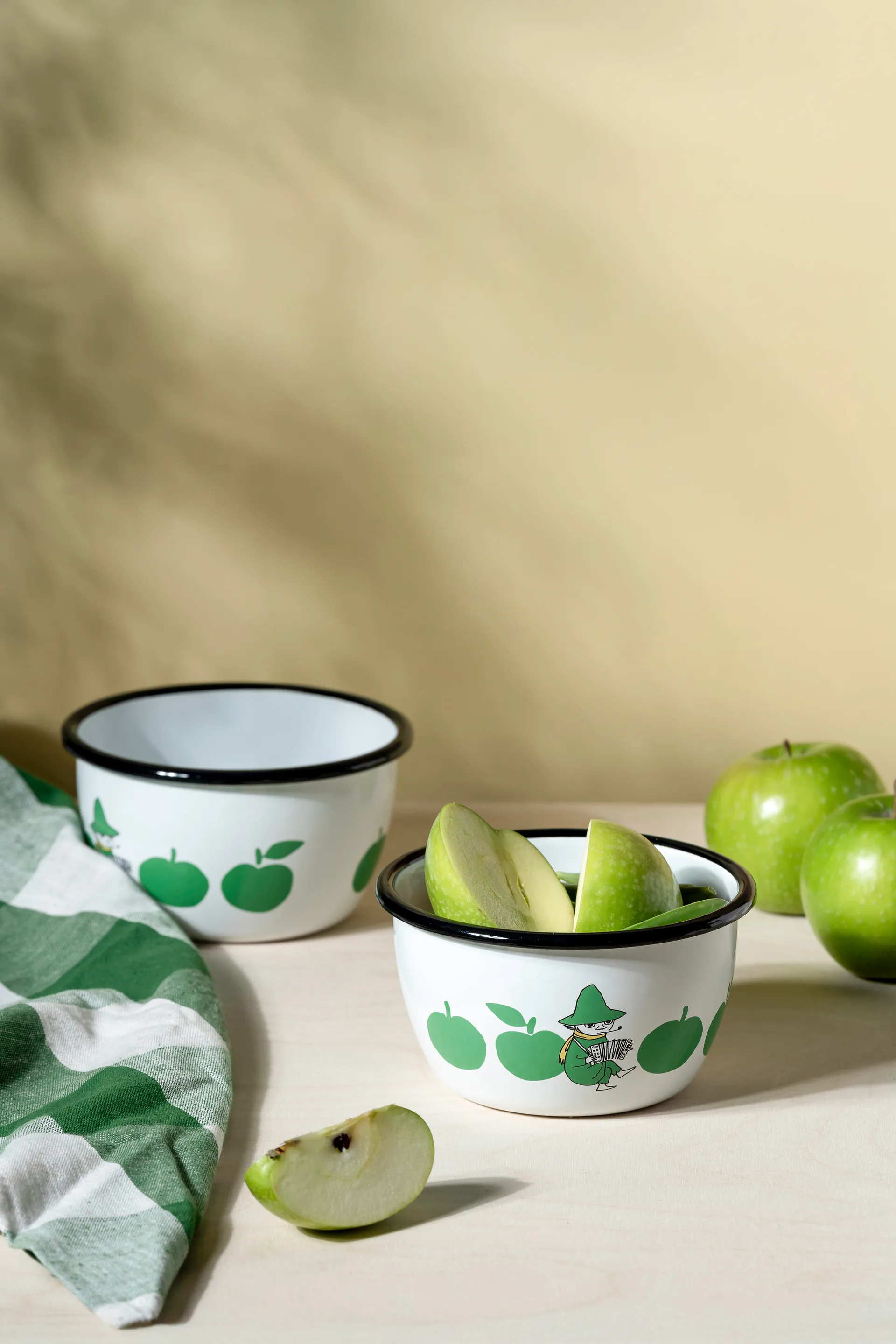 Miska emaliowana Muminki 600 ml, Joyfull Apples Muurla