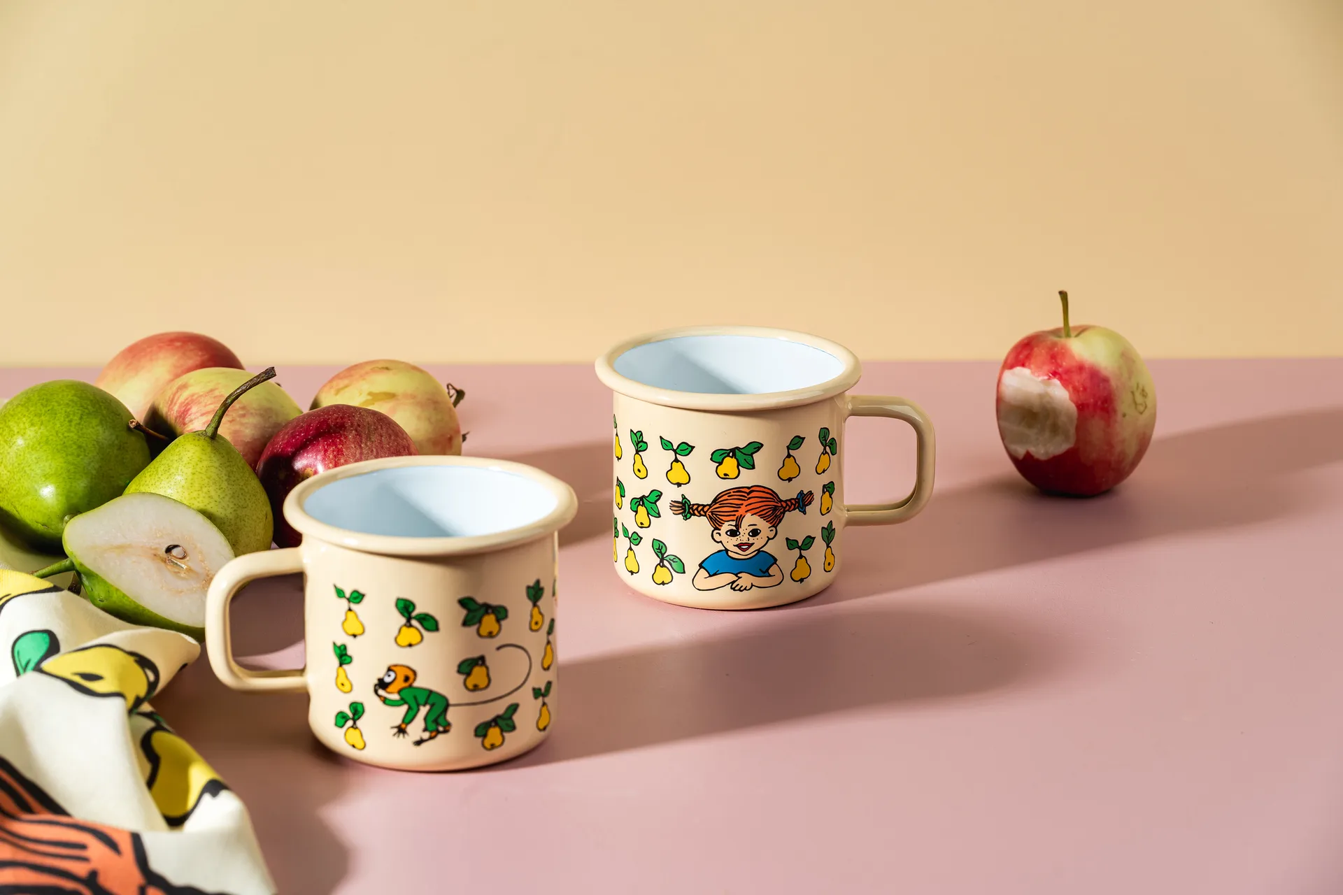 Pippi Långstrump kubek emaliowany 370 ml, Owoce Muurla