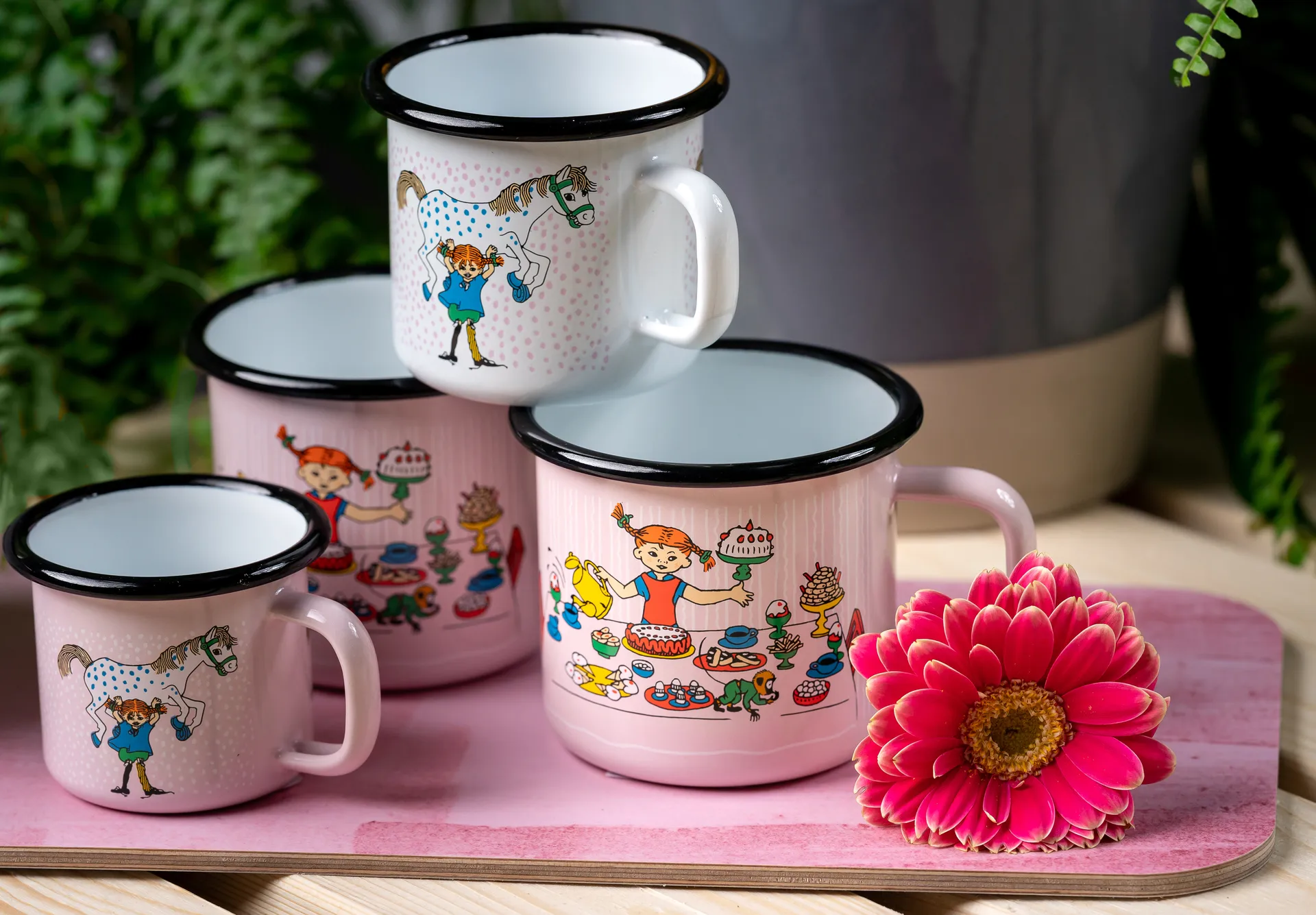 Pippi urodziny kubek emaliowany 370 ml, Różowy Muurla