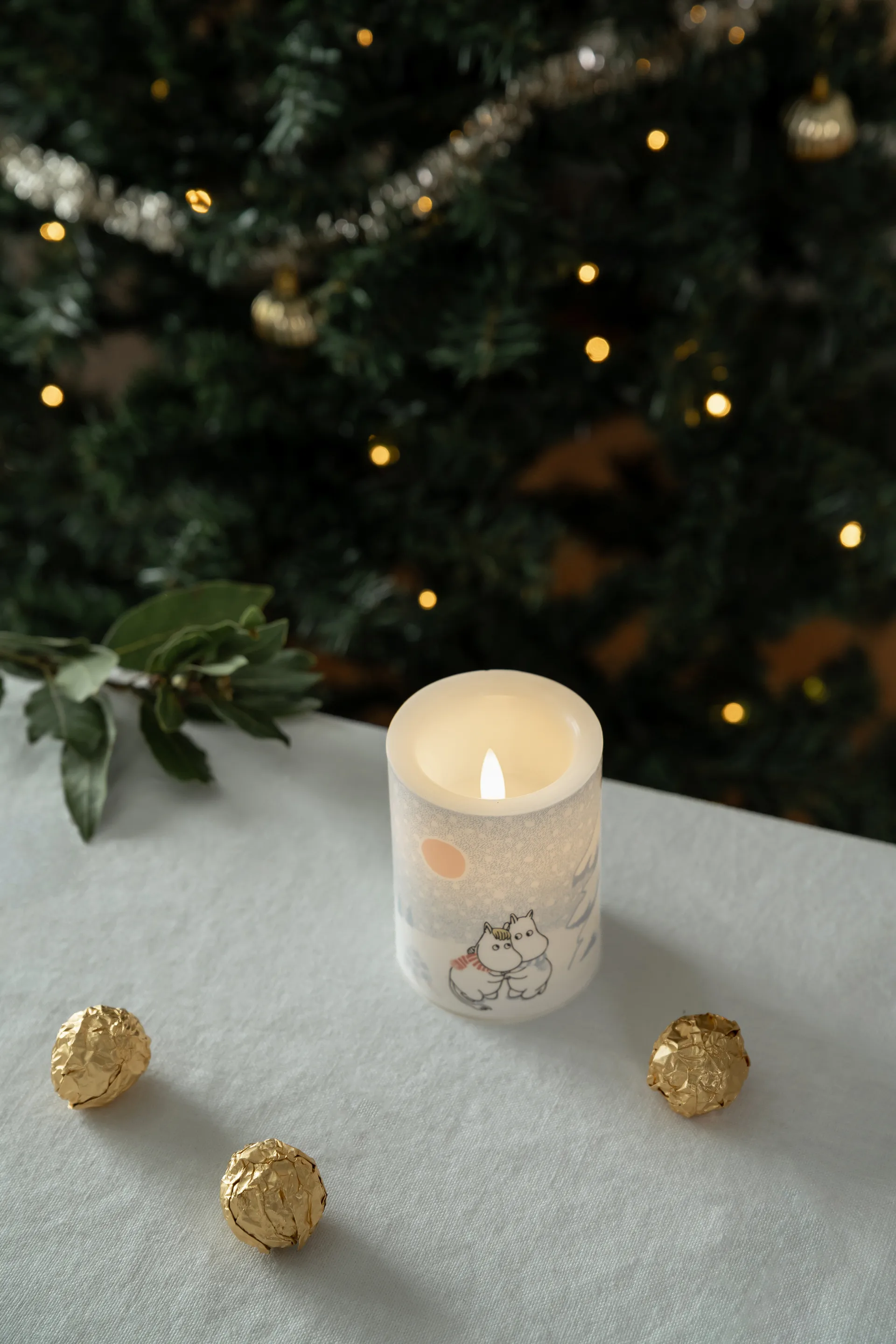 Świeca blokowa Muminki LED 10 cm, Let it snow Muurla