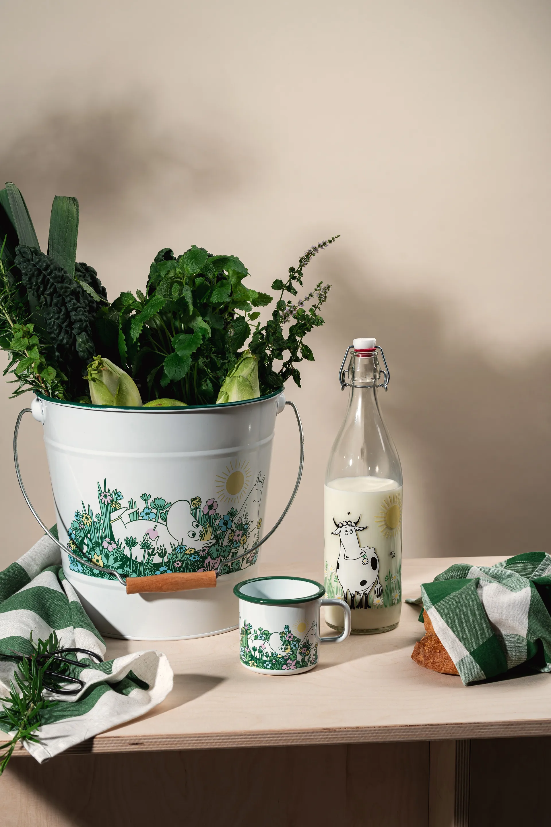 Szklana butelka Muminki 1 L, Meadow Muurla