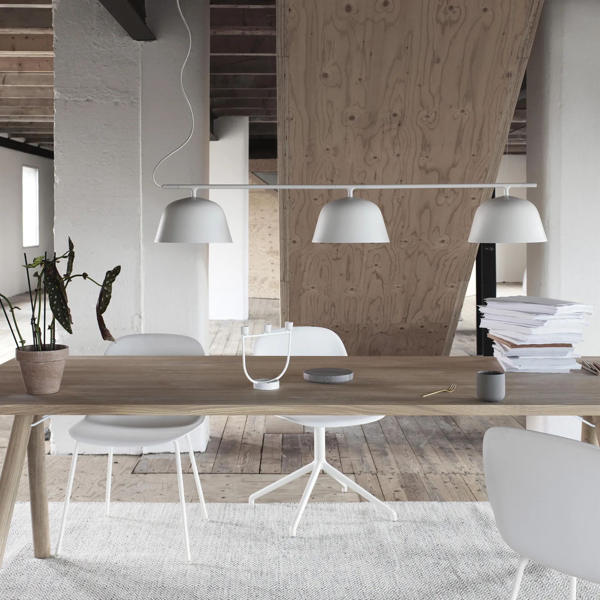 Ambit Rail lampa sufitowa, biały Muuto