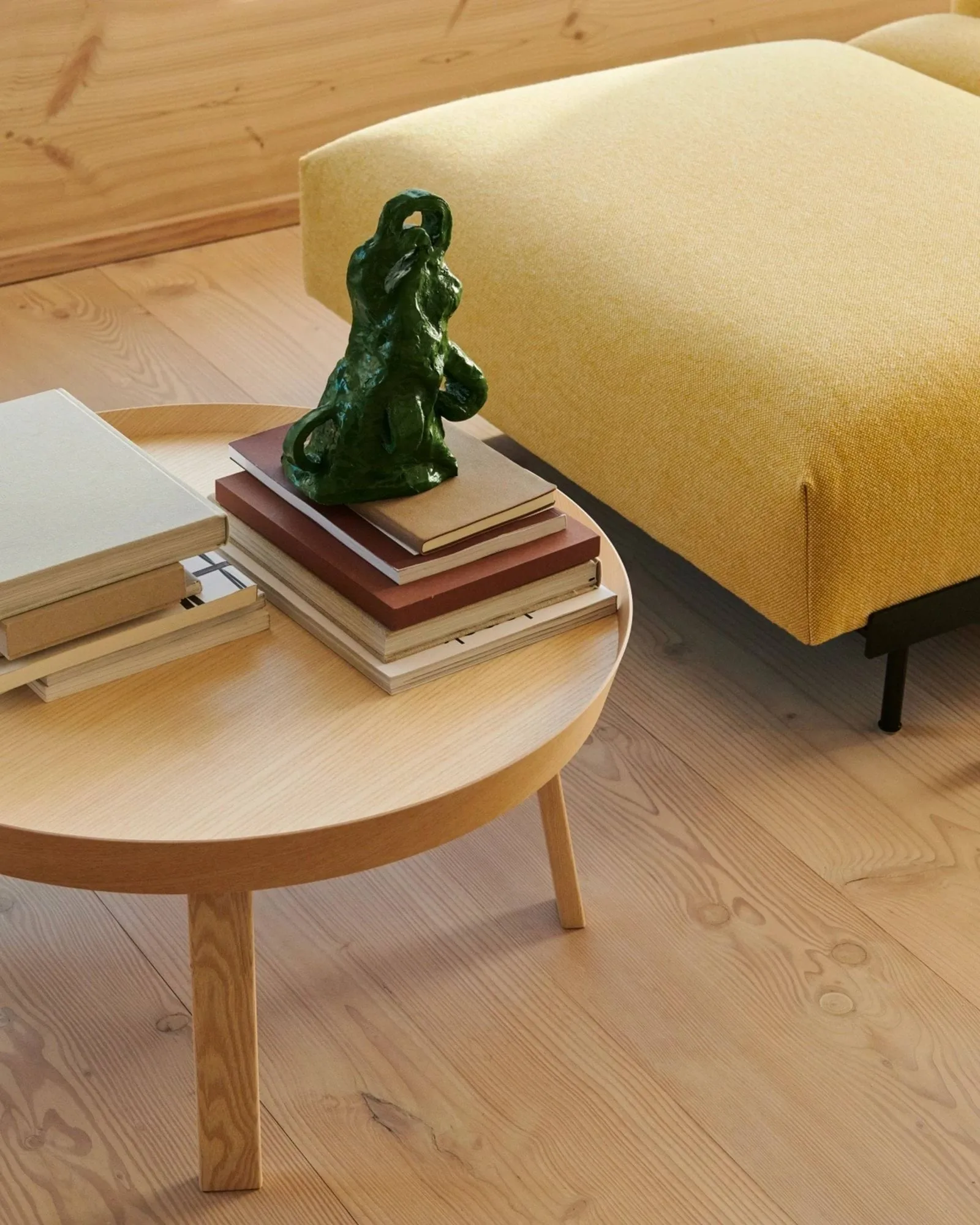 Around stolik boczny kawowy large, Oak Muuto