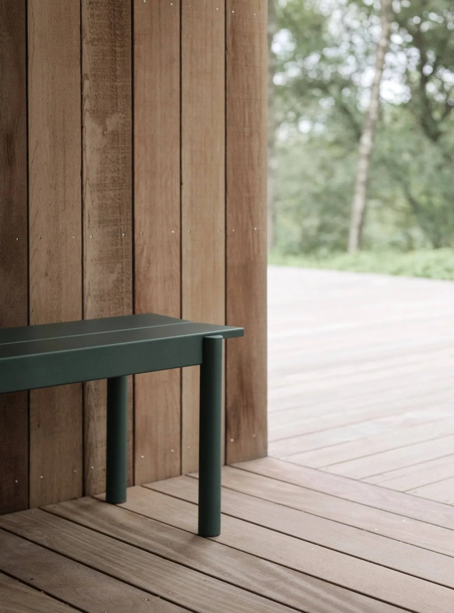 Ławka Linear Steel Bench 110x34 cm, Dark green Muuto