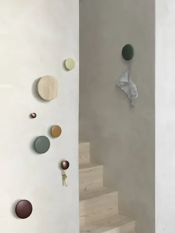 Dots Wood wieszak - Light olive, Ø6,5 cm - Muuto
