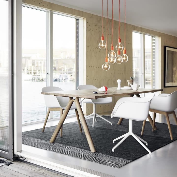 Fiber Armchair z drewnianymi nogami, Natural white-Oak Muuto