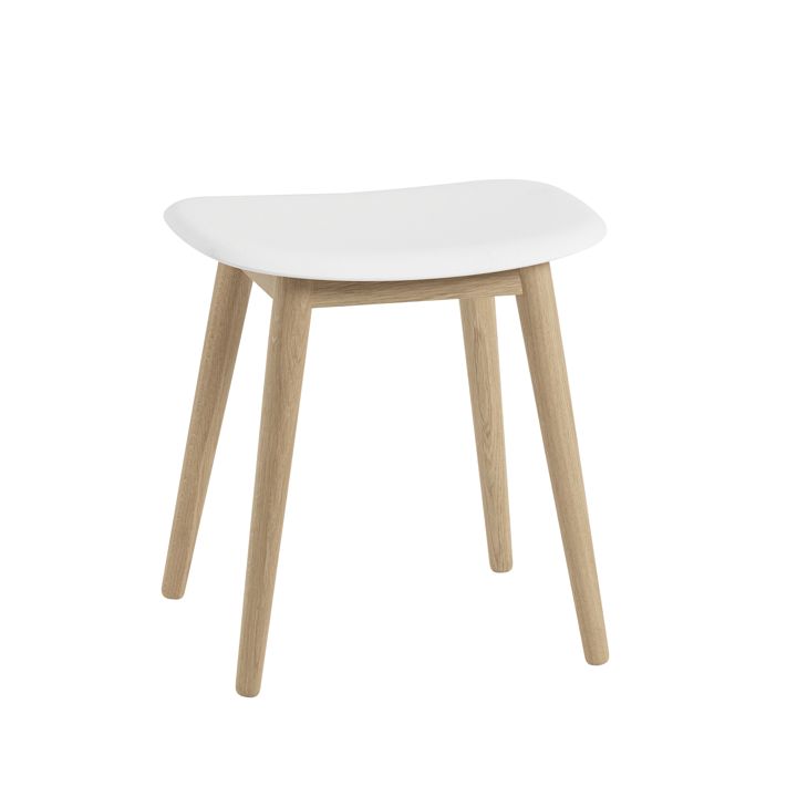 Fiber stołek - Natural white, dębowe nogi - Muuto