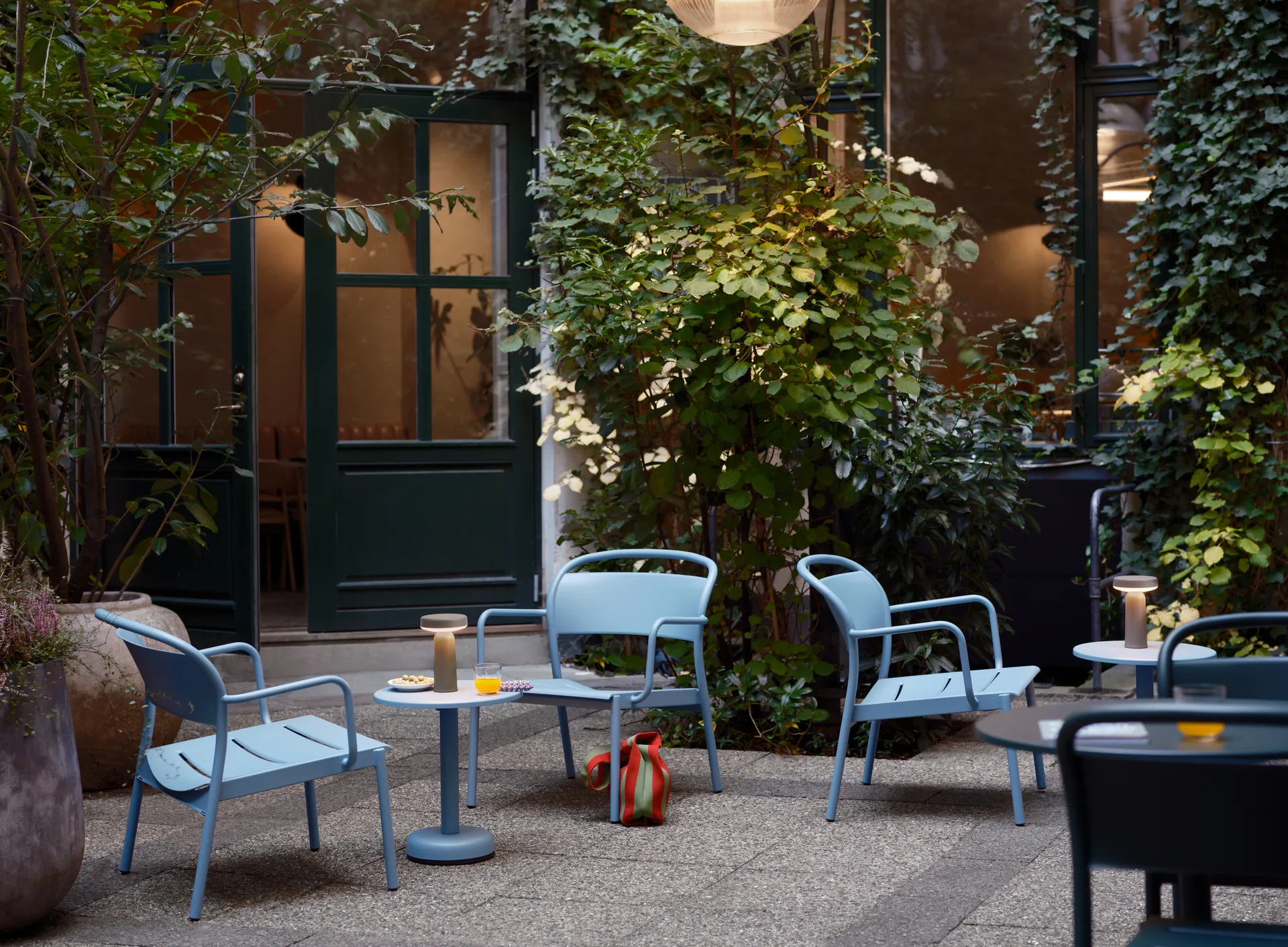 Fotel lounge Linear Steel, Pale blue Muuto