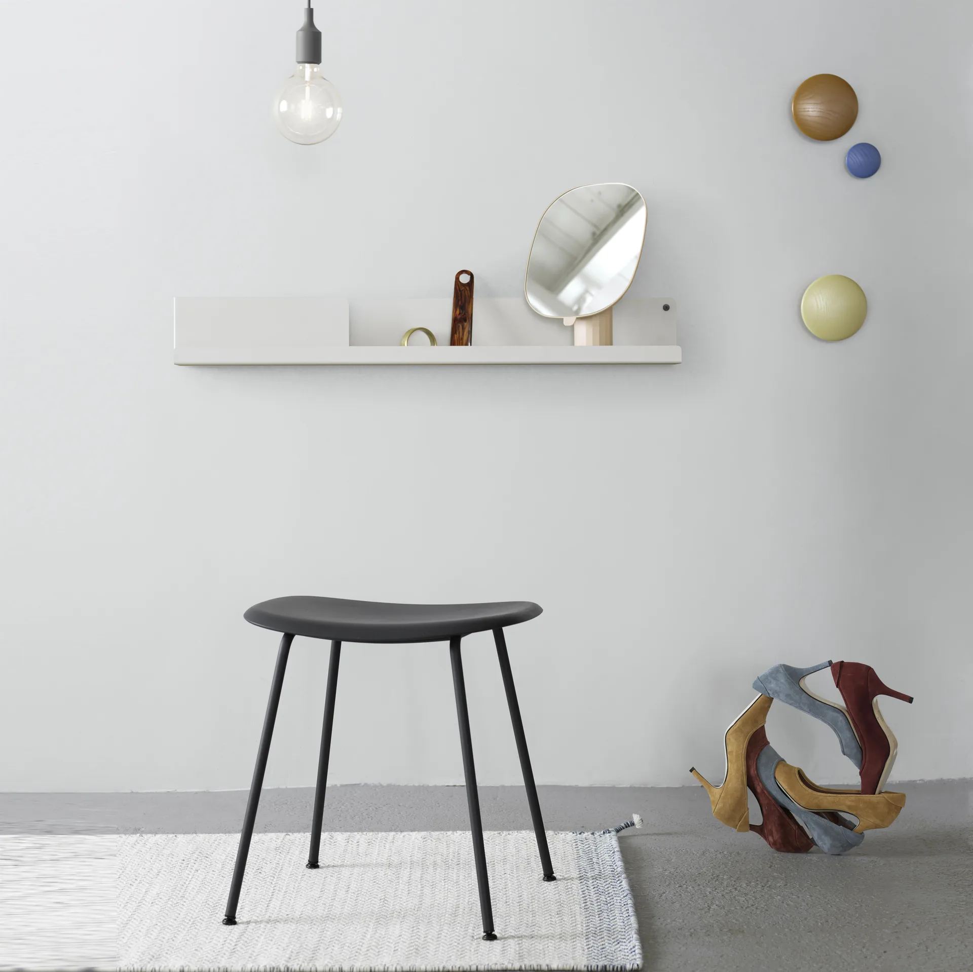 Hak na płaszcz The Dots jasnoniebieski, Small Muuto