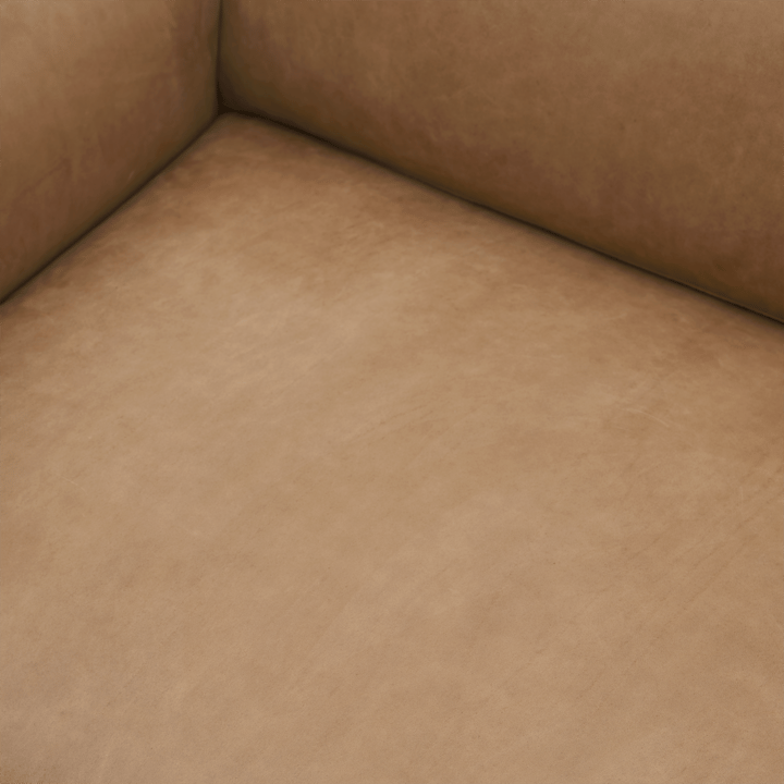 Kanapa Outline 3,5-osobowa, polerowany aluminium, Grace leather Camel Muuto