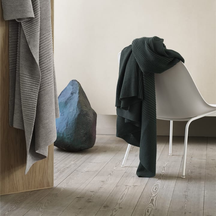 Koc wełniany Rhythm 130x160 cm - Dark green - Muuto