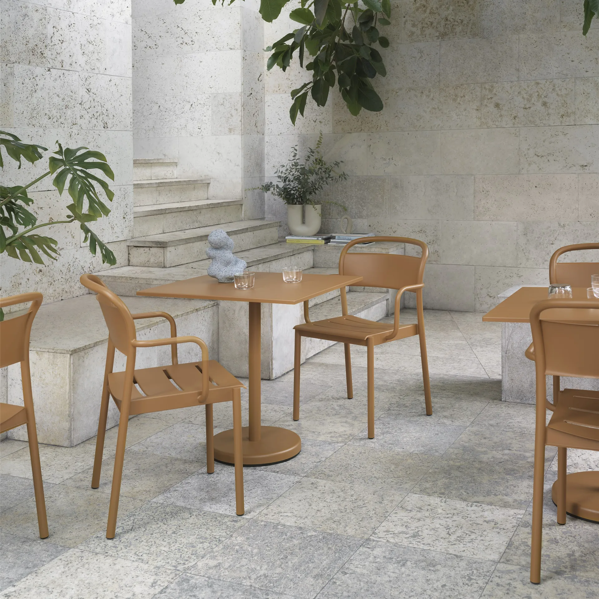 Krzesło Linear Steel Armchair, Burnt orange Muuto