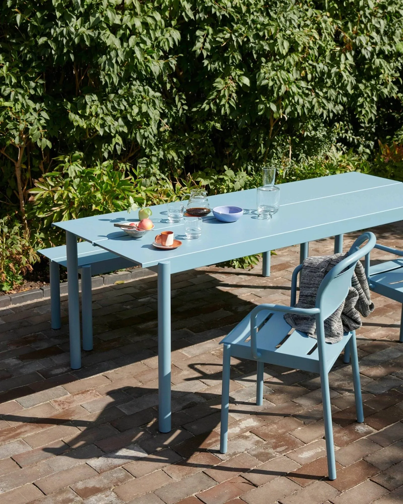 Krzesło Linear Steel Armchair, Pale blue Muuto