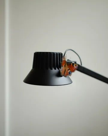 Lampa podłogowa Dedicate - Black, 112 cm - Muuto