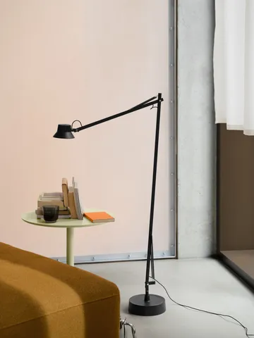 Lampa podłogowa Dedicate - Black, 112 cm - Muuto