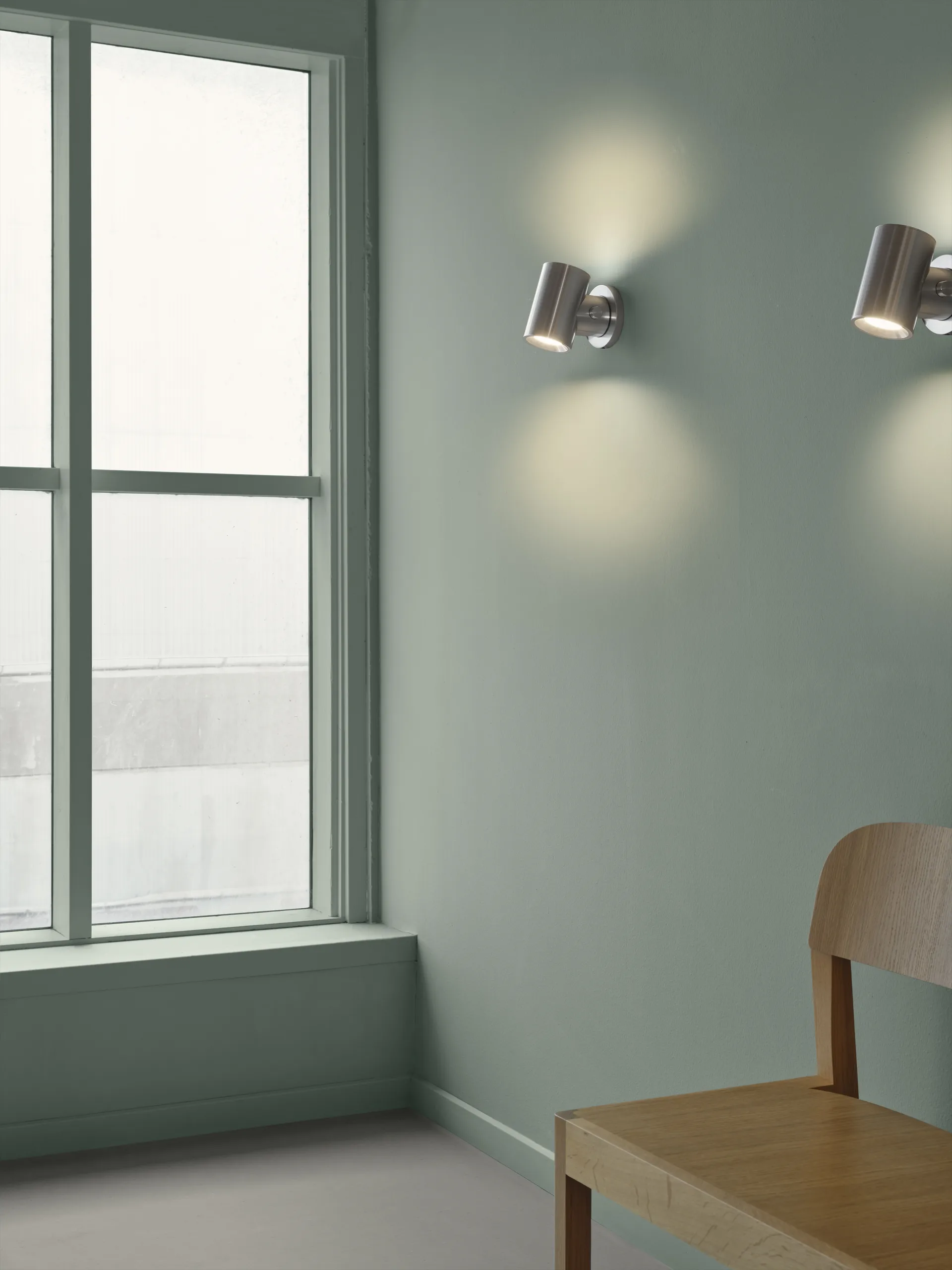 Lampa ścienna Beam , Polerowane aluminium Muuto