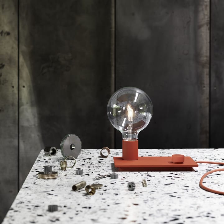Lampa stołowa Control, czerwony Muuto