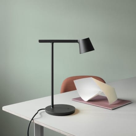Lampa stołowa Tip, czarny Muuto