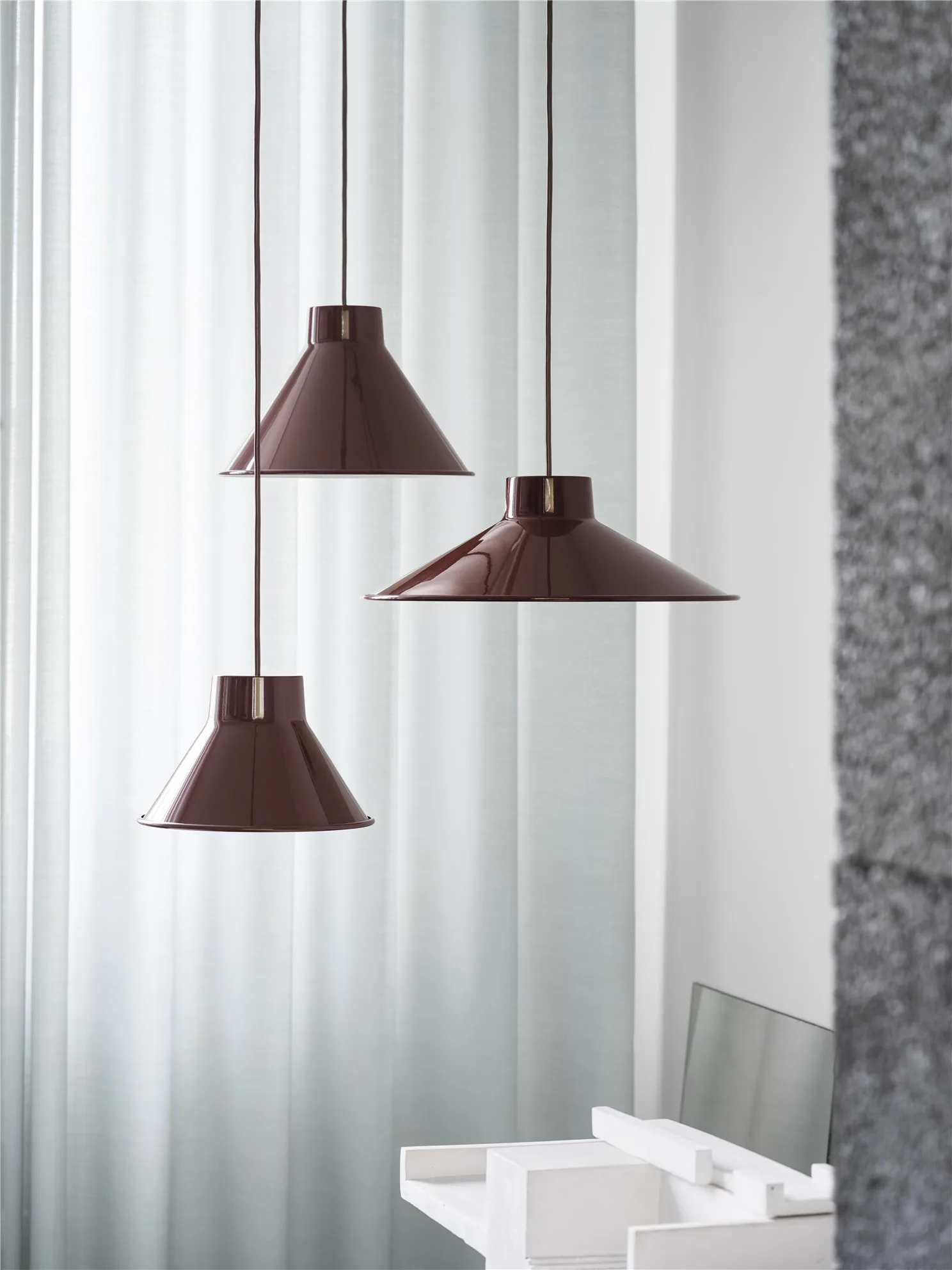 Lampa sufitowa Top Ø21 cm, Głęboka czerwień Muuto