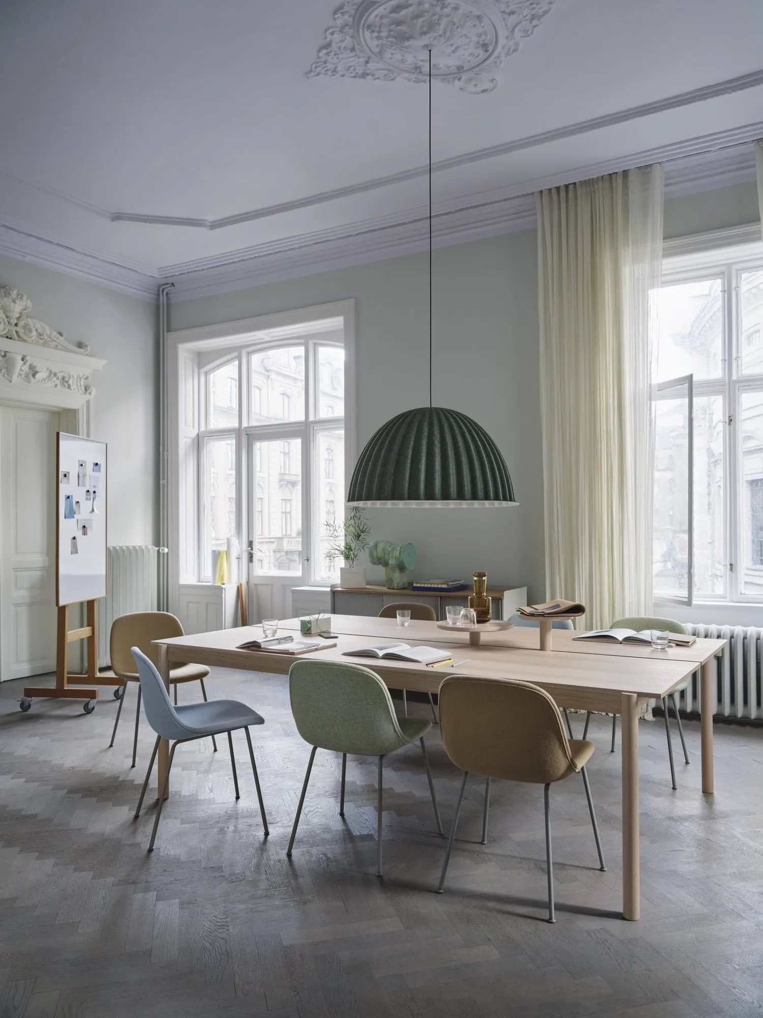 Lampa sufitowa Under the bell Ø 82 cm, Blue grey Muuto