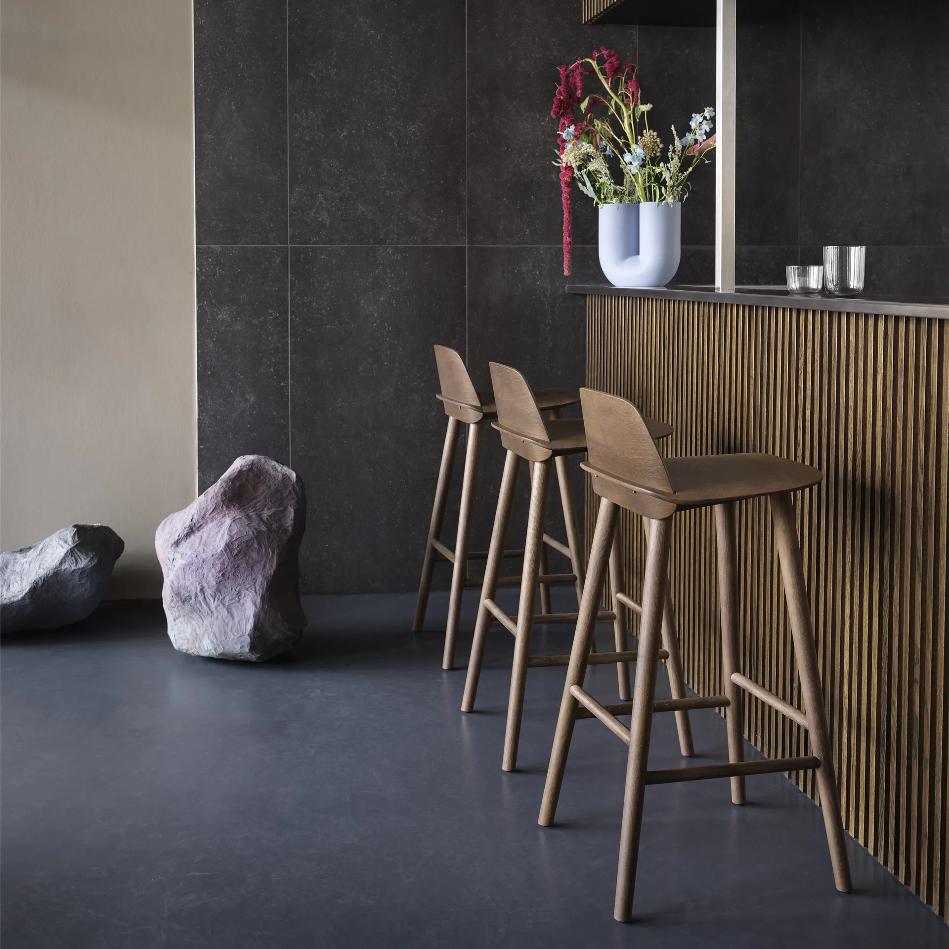 Nerd counter krzesło 65 cm, Stained dark brown Muuto