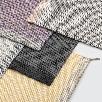 Ply dywan wełniany 170x240 cm - Czarny-biały - Muuto