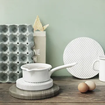 Podstawka pod garnek Groove marmurowa - biały mały - Muuto