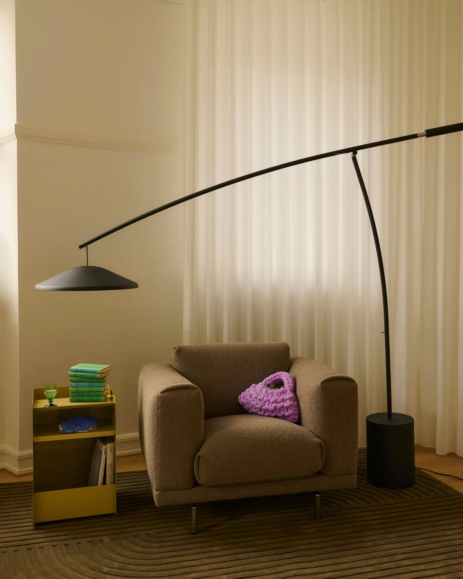 Rest Lounge Chair fotel lounge, Hearth 6-czarne nogi Muuto