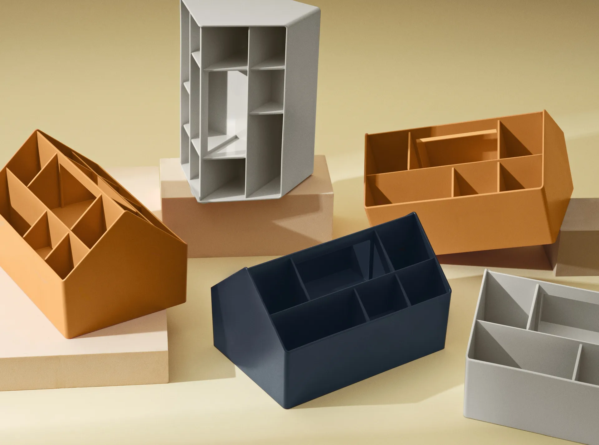 Sketch Przybornik, midnight blue Muuto