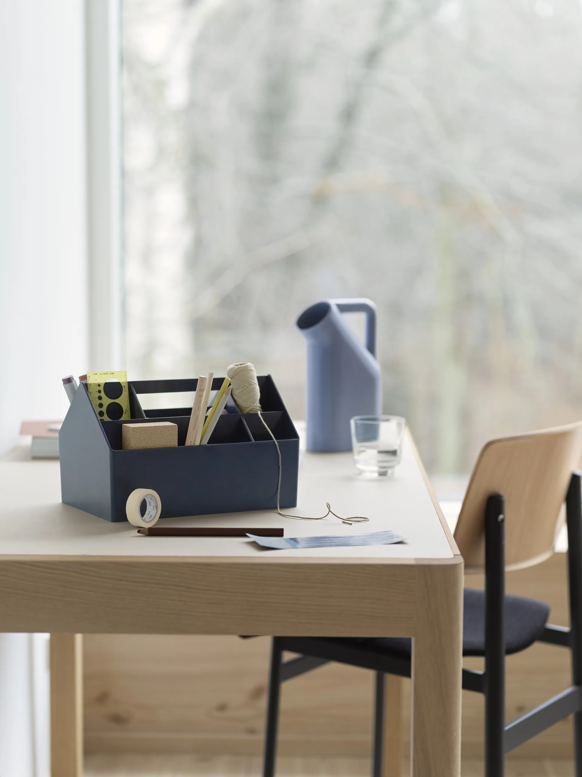 Sketch Przybornik, midnight blue Muuto