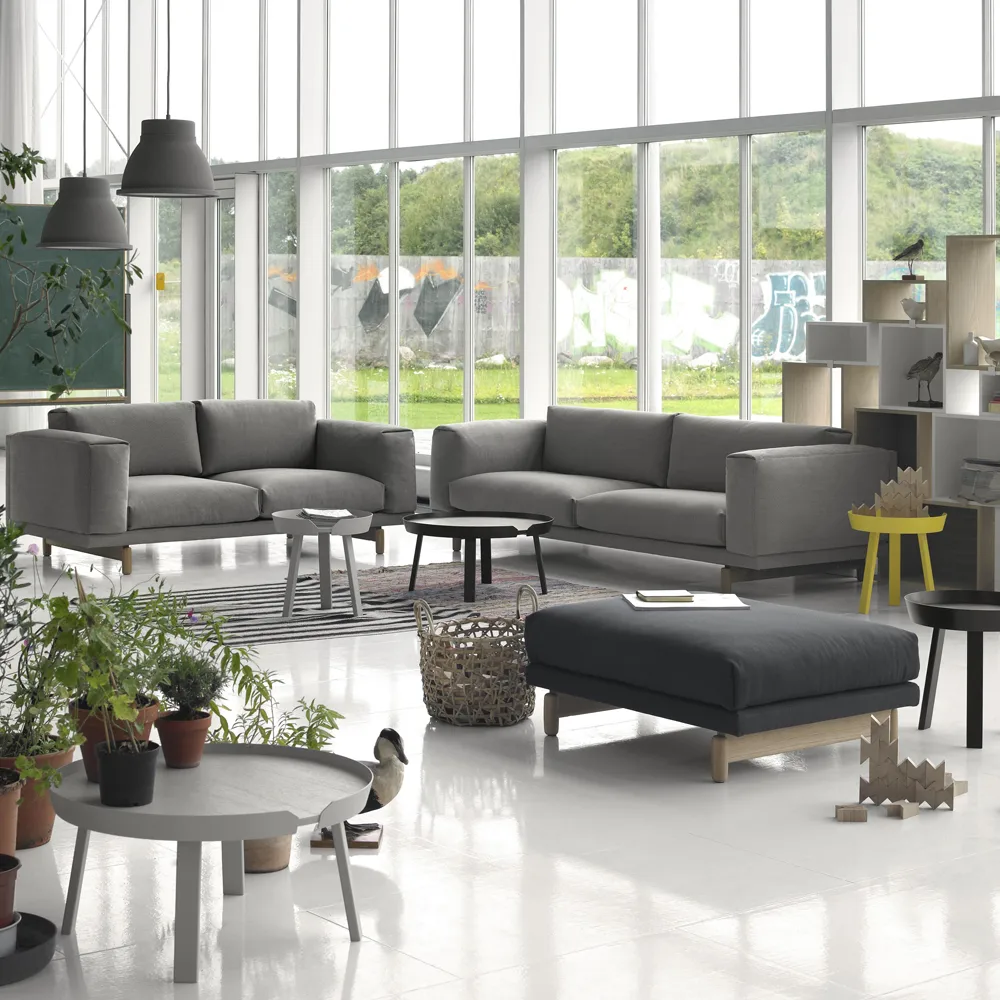 Sofa Rest, 3-sits tkanina steelcut trio ii 133 light grey-dębowe nogi Muuto