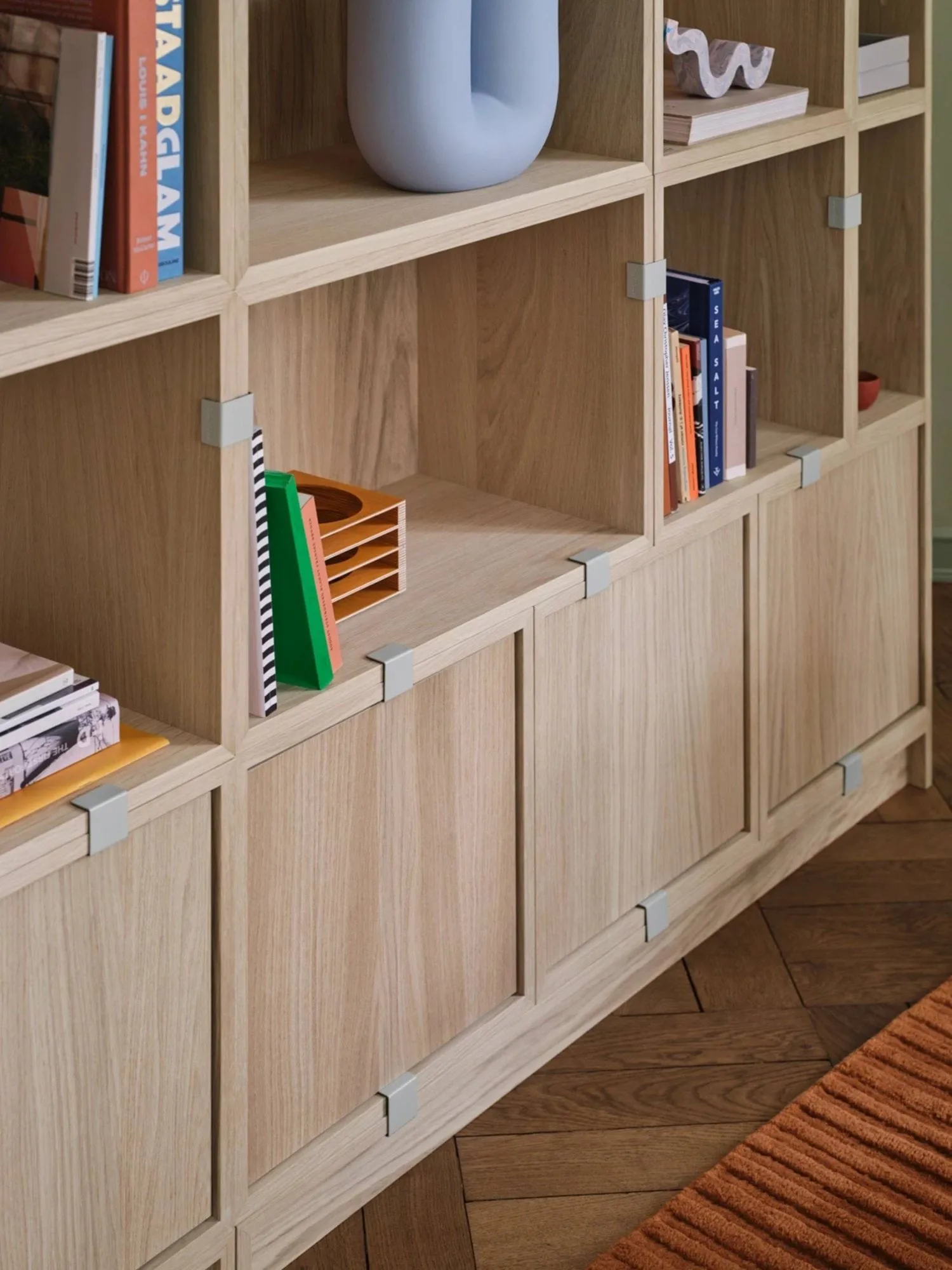 Stacked system przechowywania medium, dąb Muuto