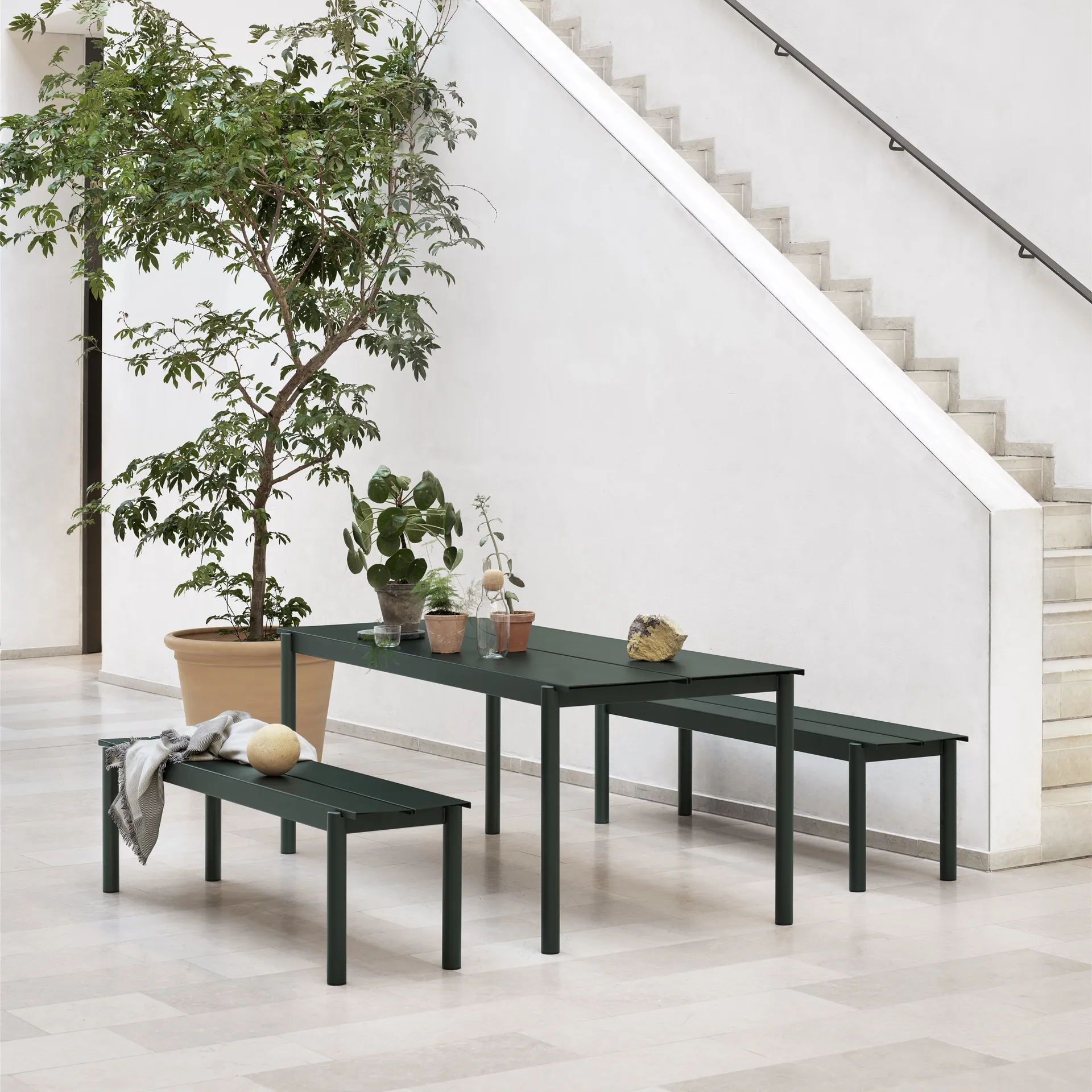 Stół Linear Steel Table 200x75 cm, Dark green Muuto